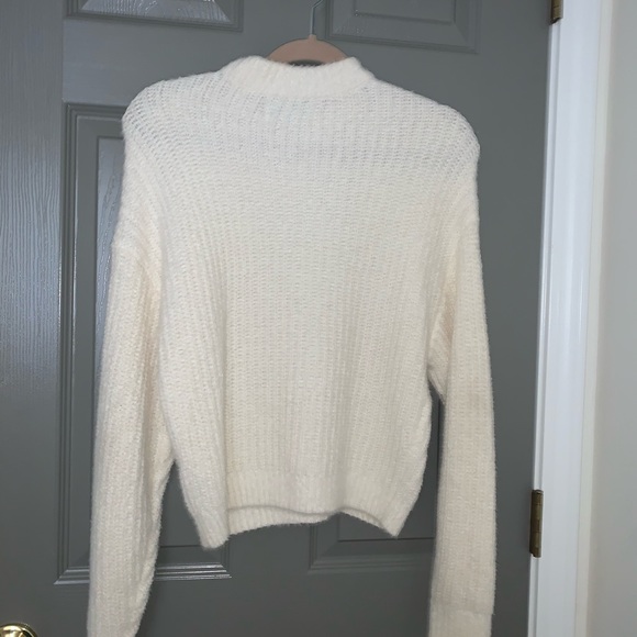 Abercrombie white knit sweater - Picture 2 of 3